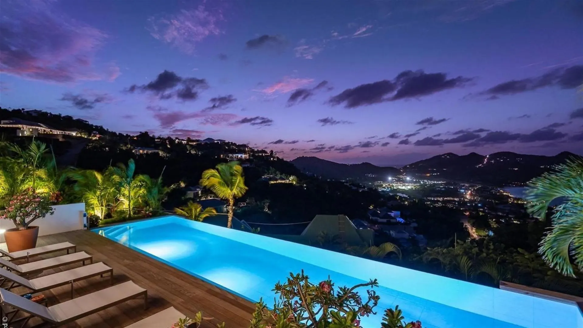 Extraordinary 4BR Hillside Villa in Saint-jean غوستافي سانت بارتيليمي