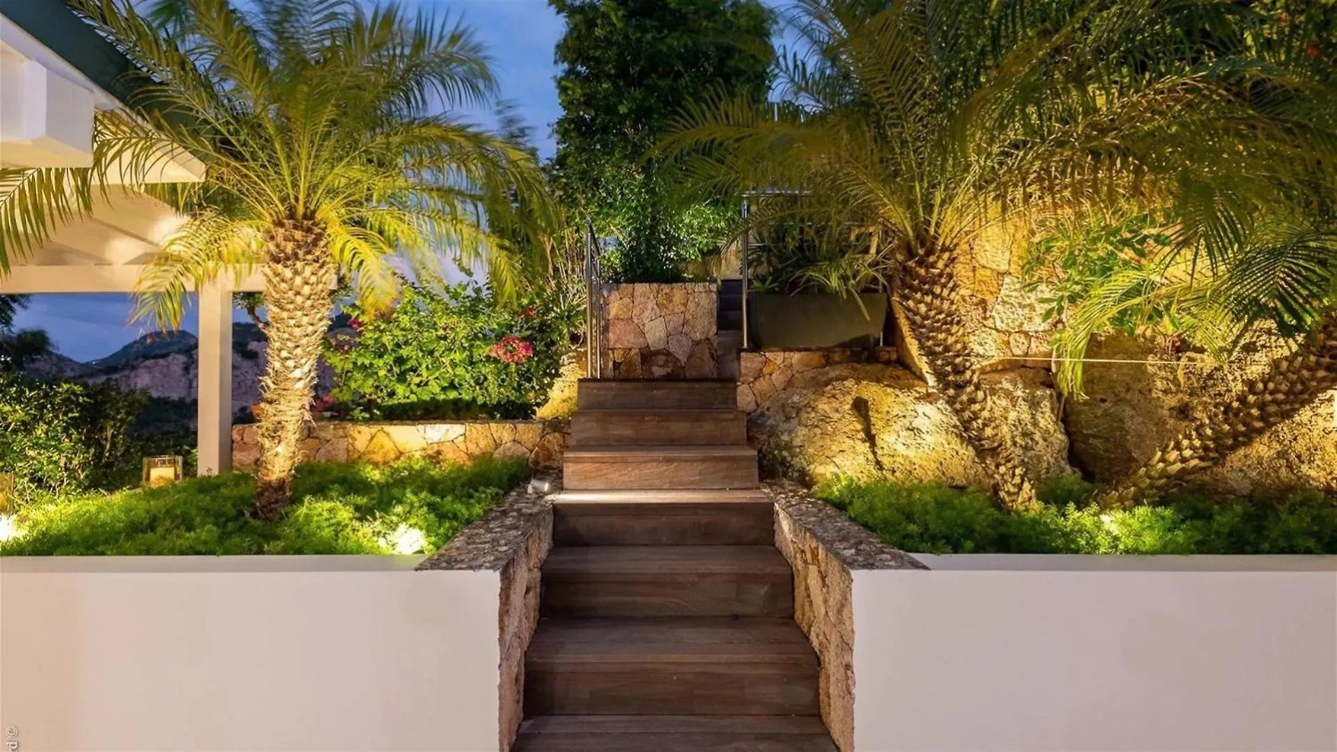 Extraordinary 4BR Hillside Villa in Saint-jean غوستافي سانت بارتيليمي