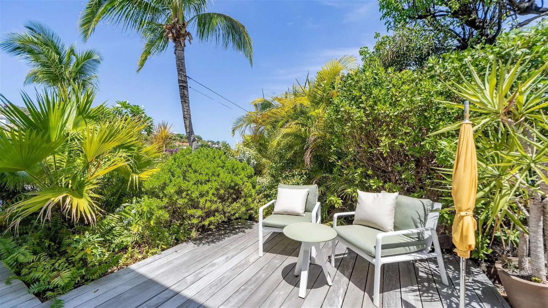 Extraordinary 4BR Hillside Villa in Saint-jean غوستافي