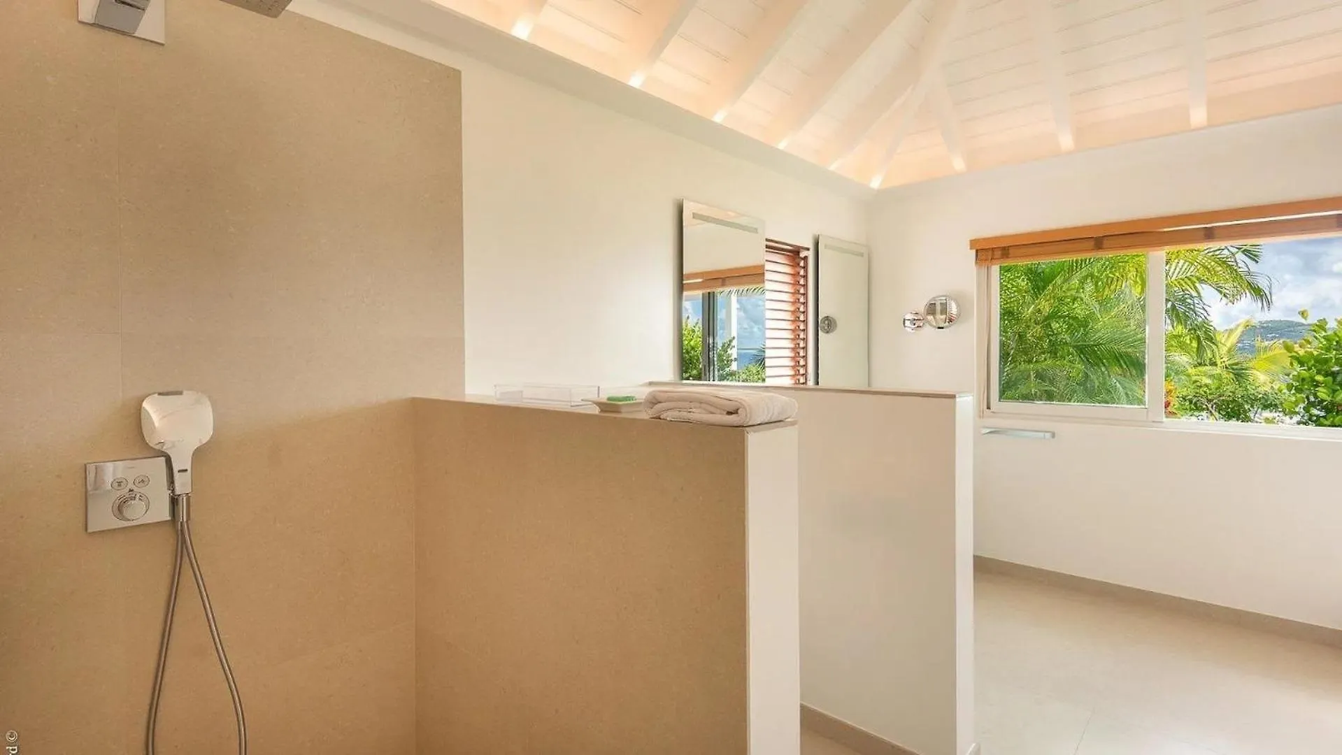 Extraordinary 4BR Hillside Villa in Saint-jean غوستافي سانت بارتيليمي