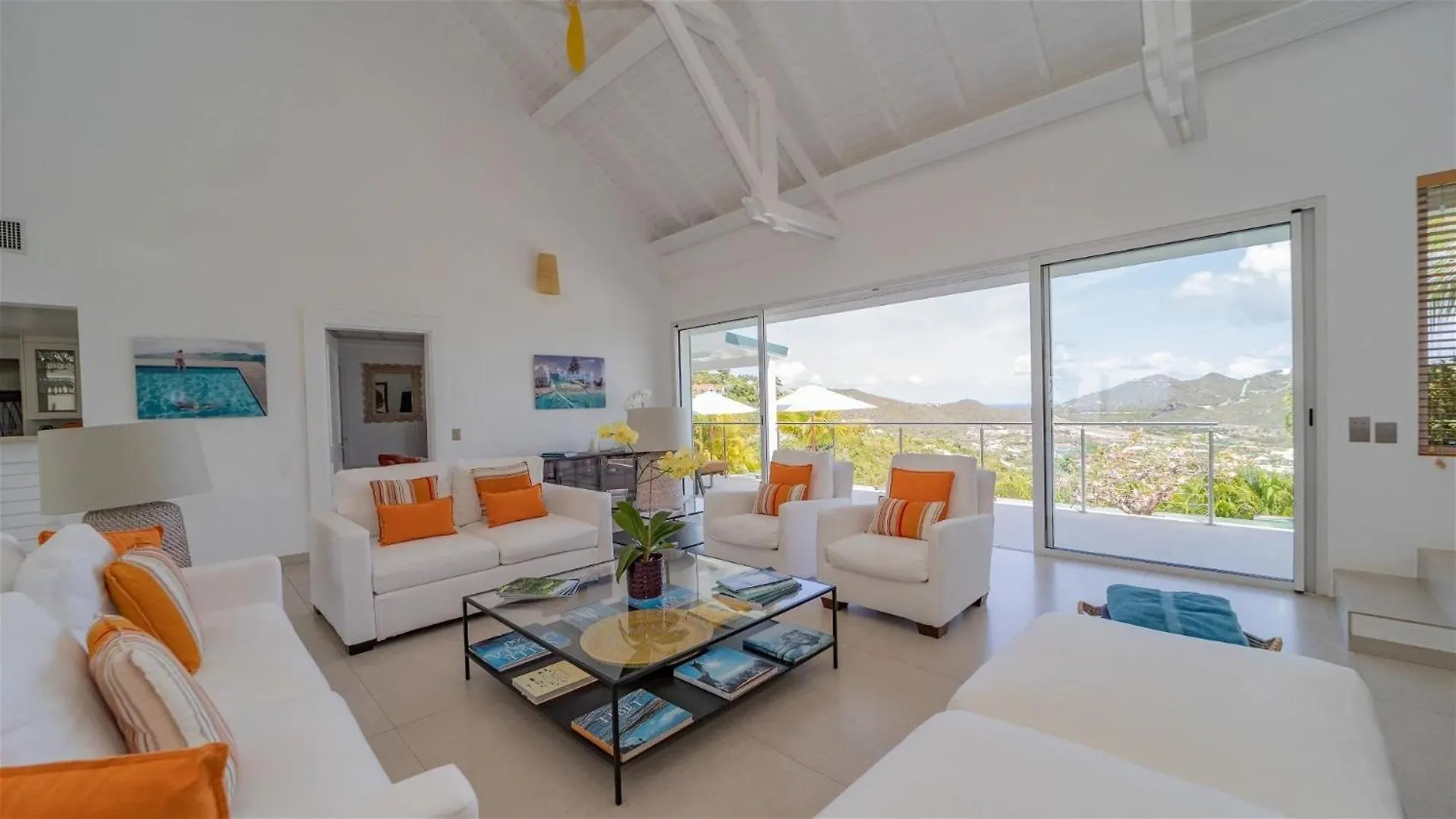 Extraordinary 4BR Hillside Villa in Saint-jean غوستافي 0*,